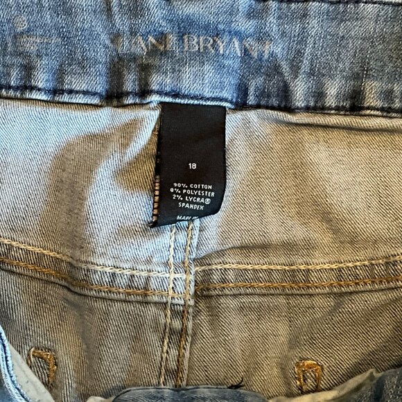 Lane Bryant Denim Bermuda‎ Shorts Size 18 Light Wash Casual Summer Wear - Picture 2 of 4